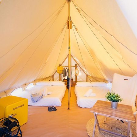 Kampaoh Mezos Hotell Exteriör bild