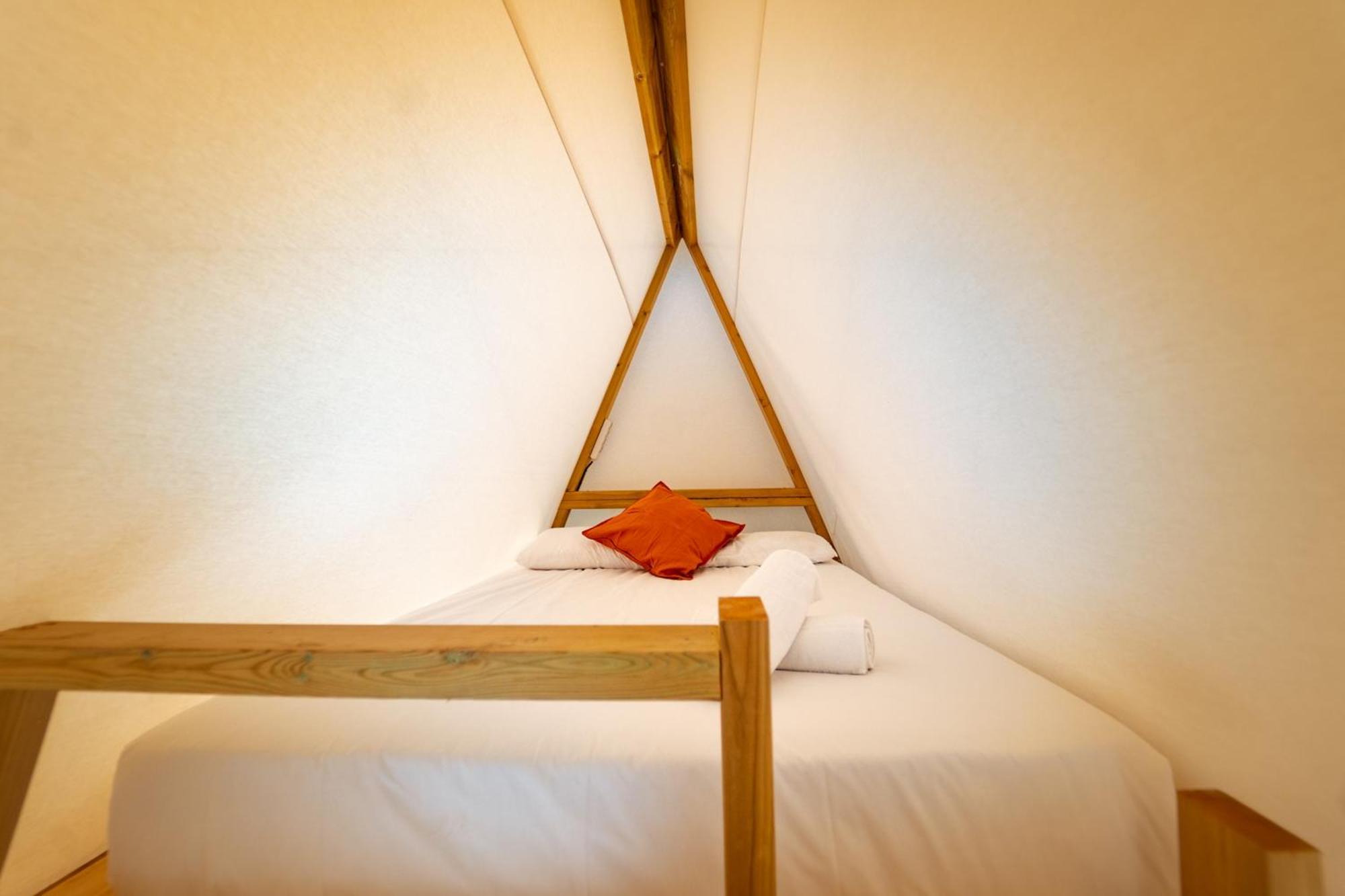 Kampaoh Mezos Hotell Exteriör bild